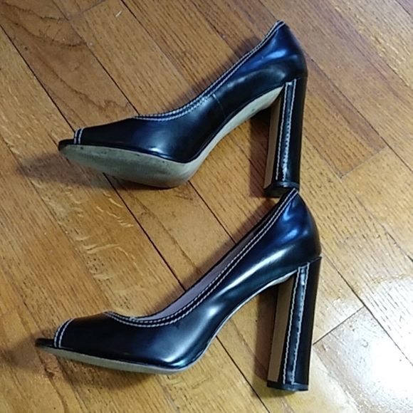 Nicole Miller Heels - "Sill "Black Peep Toe Sz 8 - Picture 10 of 14